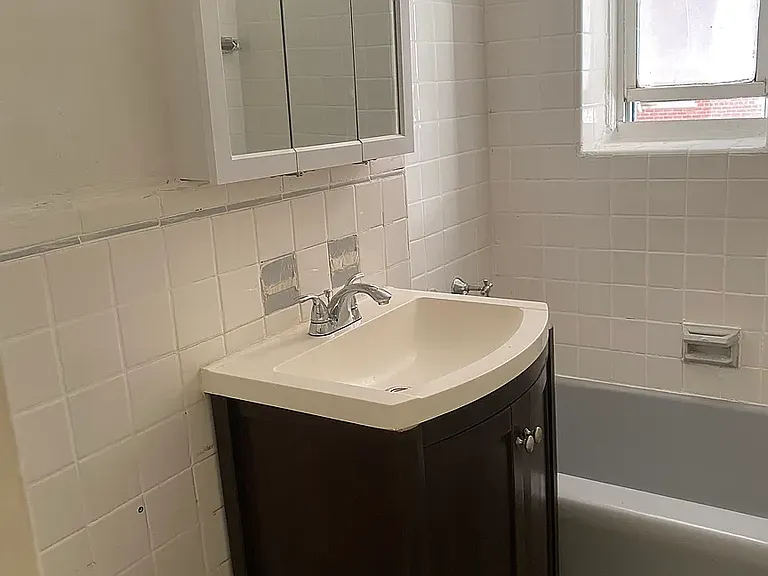 69-10 108th St #2G — Photo 3
