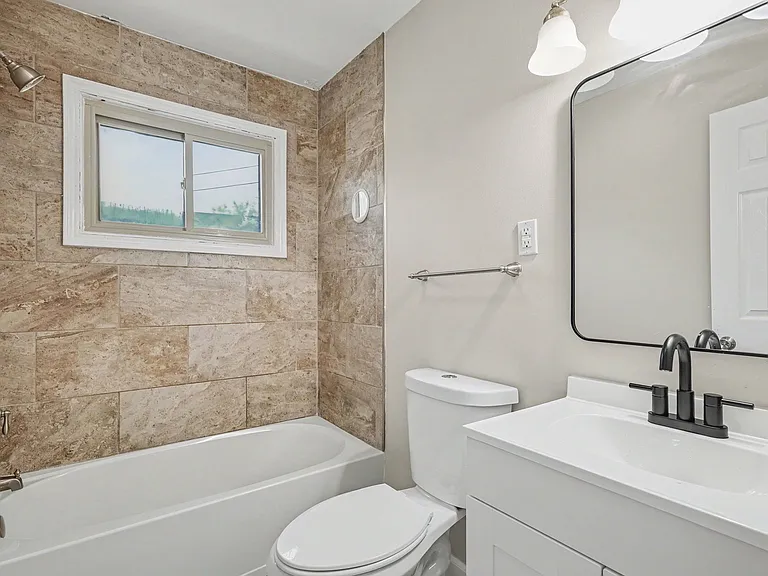 22282 E Schafer St — Photo 9
