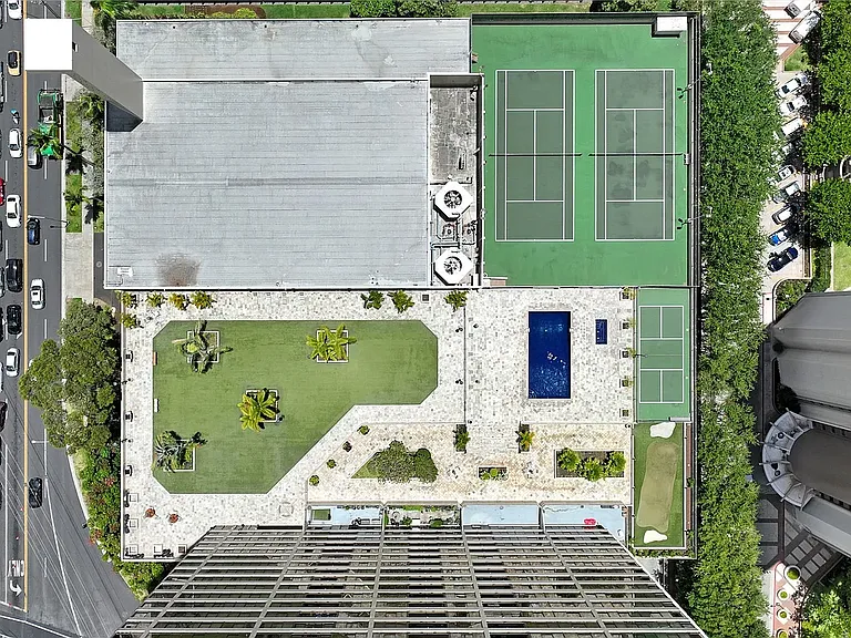 2499 Kapiolani Blvd #401 — Photo 9