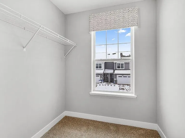 1270 Ashbury Dr — Photo 23