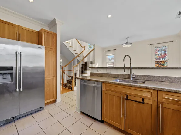 1 Intrepid Place image 16 of 38