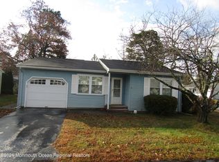 4 Keene St, Manchester Township, NJ 08759