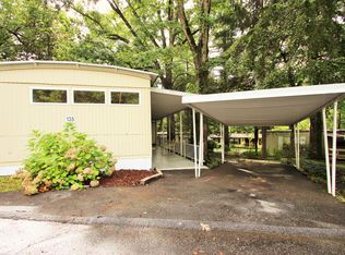 135 Ash Path Ln, Hendersonville, NC 28739