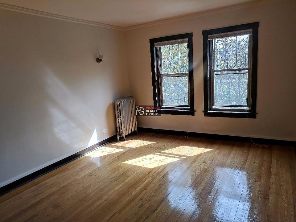 1st image of 2100 W Ainslie St #21023E