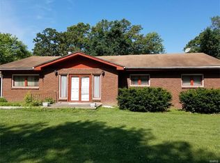 3897 Kings Lake Ln, Mount Olive, IL 62069