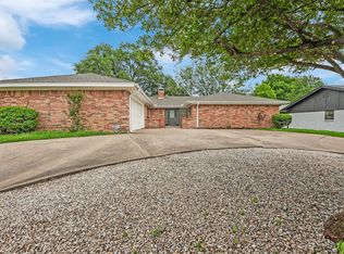 4032 Aragon Dr, Fort Worth, TX 76133