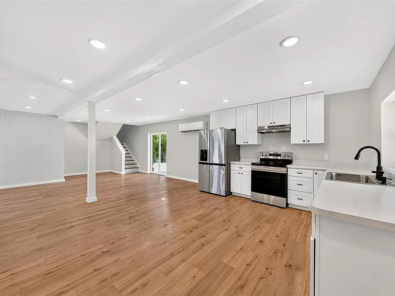 1099 Grove Ave — Photo 9