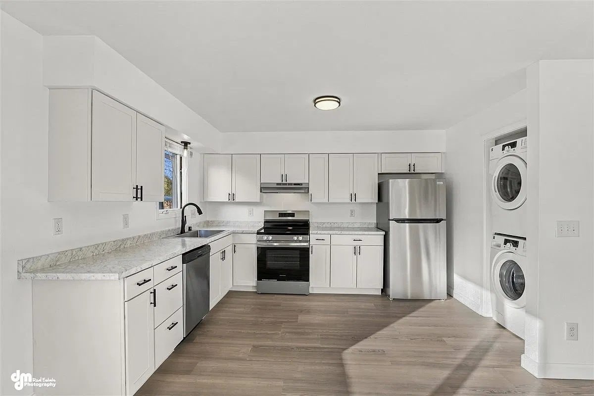 2 bed, 900 sqft, $1,650 — Photo 1