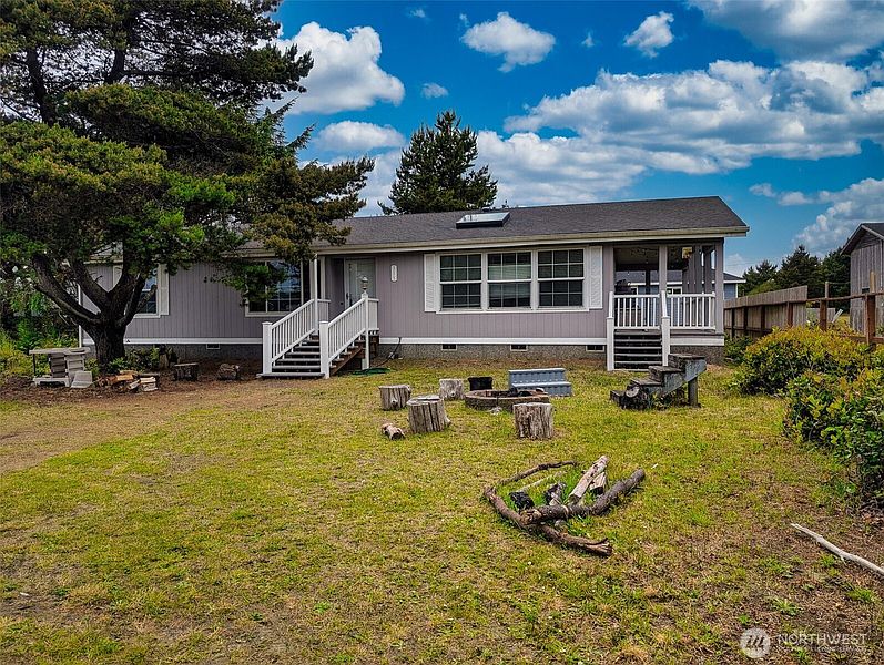 2nd image of 313 Ocean Shores Boulevard NW