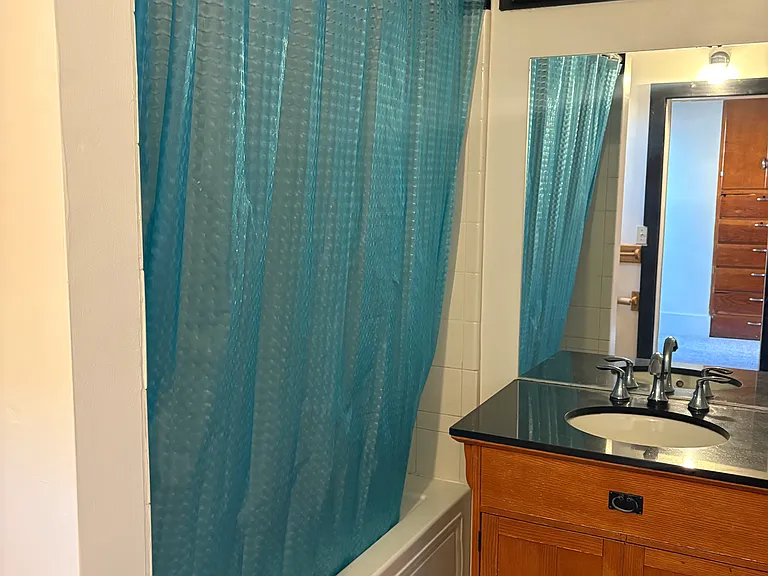 330 Browning Ave #B — Photo 10