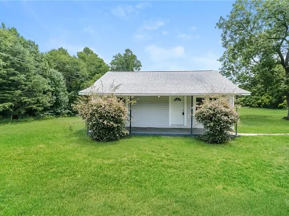 4329 Ellisboro Rd, Stokesdale, NC 27357