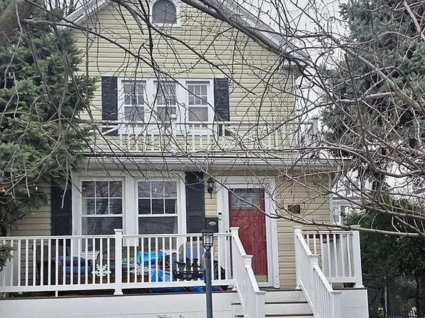 3340 170th St, Flushing, NY 11358