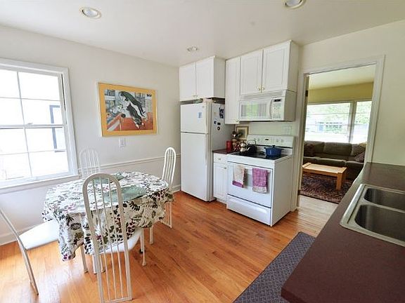 3rd image of 15544 Birwood Ave