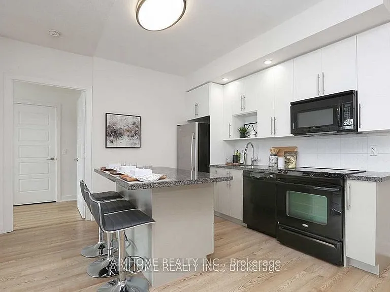 28 Linden St #1305 — Photo 8