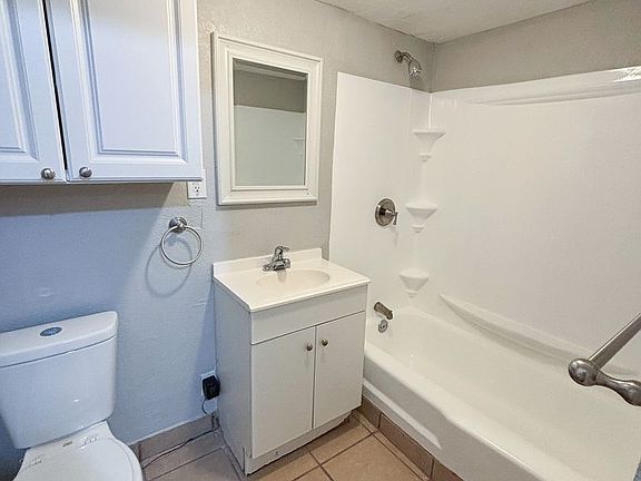 4th image of 1726 Clemson Dr #106