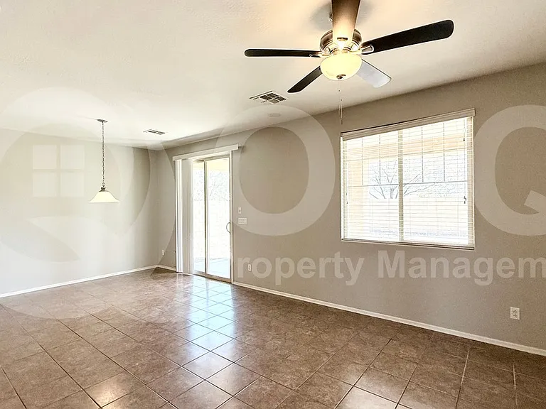 27297 N 172nd Ln — Photo 6