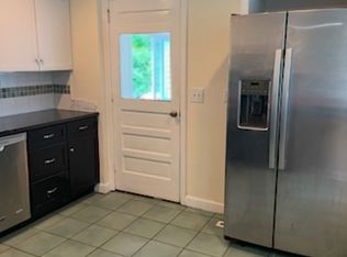 19 Harlow Dr, Amherst, MA 01002