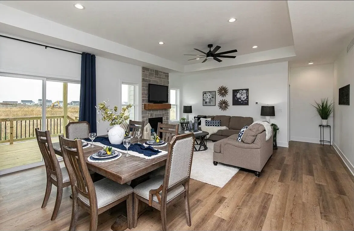 4 bed, 2700 sqft, $2,750 — Photo 2