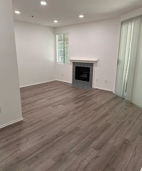 Brentwood Apartments — Photo 2
