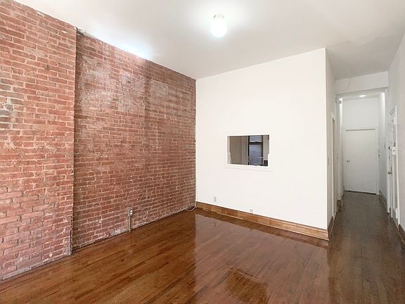 2nd image of 217 W 106th St APT 1A