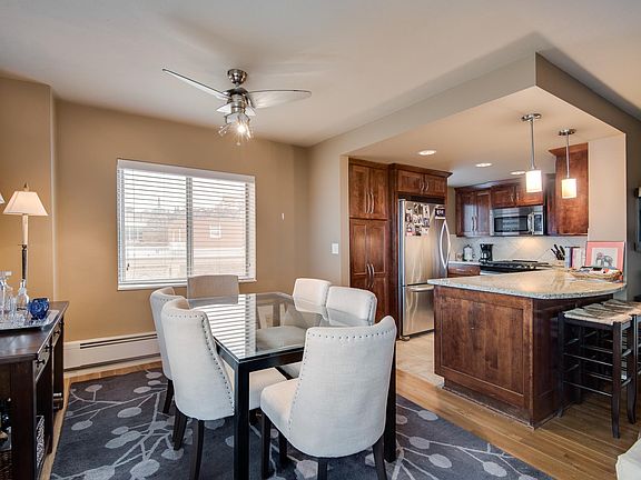 2nd image of 4821 Roanoke Pkwy #9L