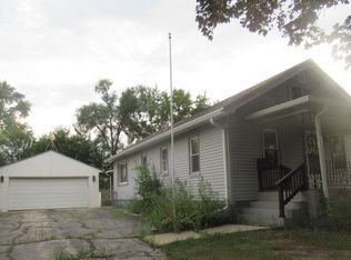 610 Barry Rd, Rockford, IL 61109