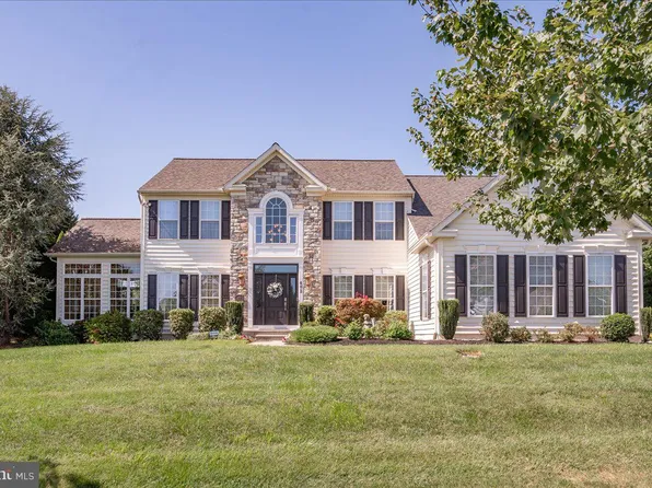 402 Derrytown Dr, Bear, DE 19701