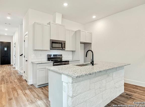 3rd image of 214 Connelly St Building 3