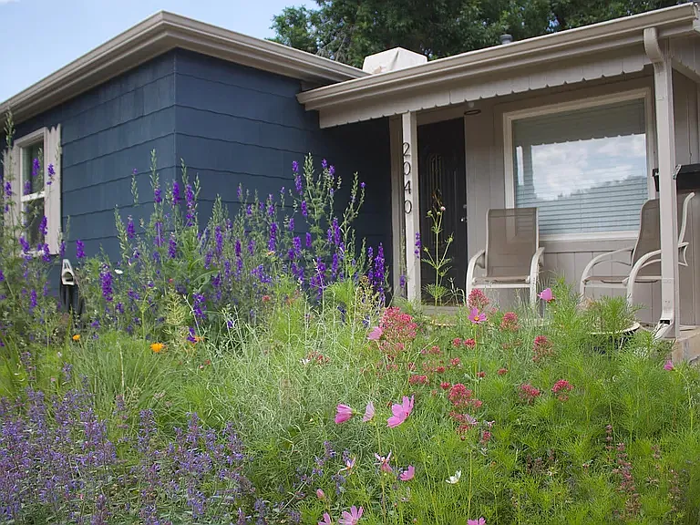 2040 S Knox Ct — Photo 2