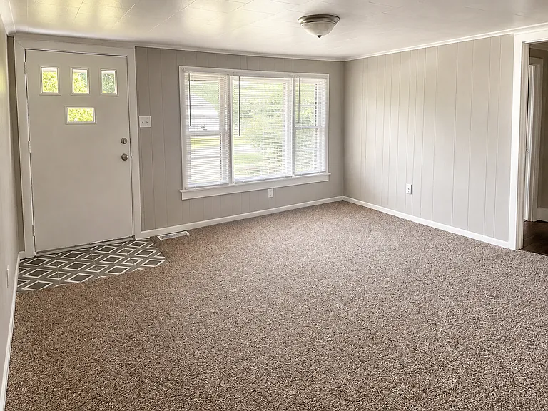 221 Neal St — Photo 3