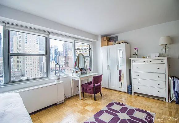 Rented by City Connections Realty | media 4