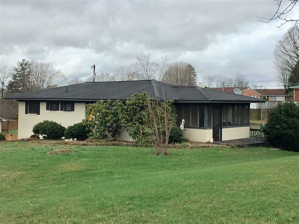 1st image of 2666 Lakemoore Dr