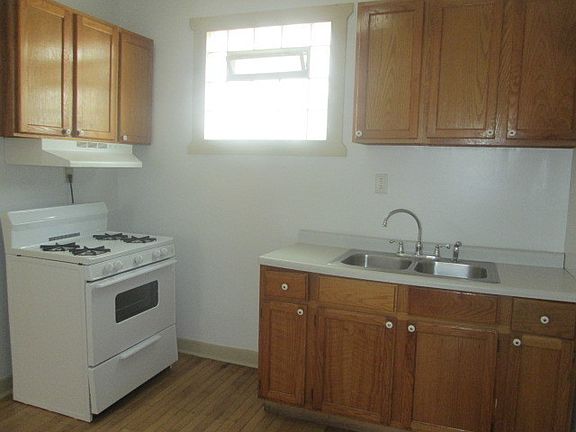 2nd image of 18 W 19th St #1