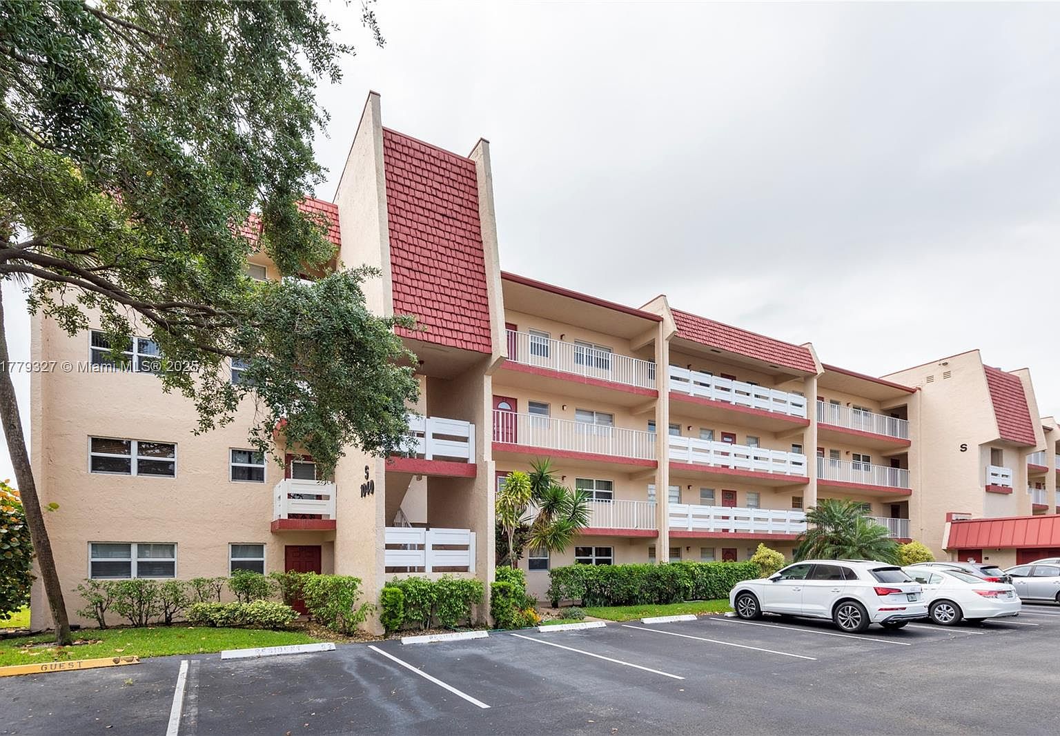 1040 Country Club Dr APT 101