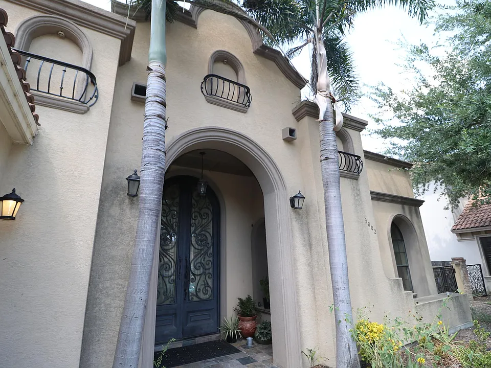 3802 San Clemente