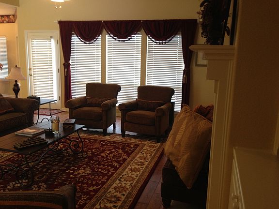 Great Room w Lake Views