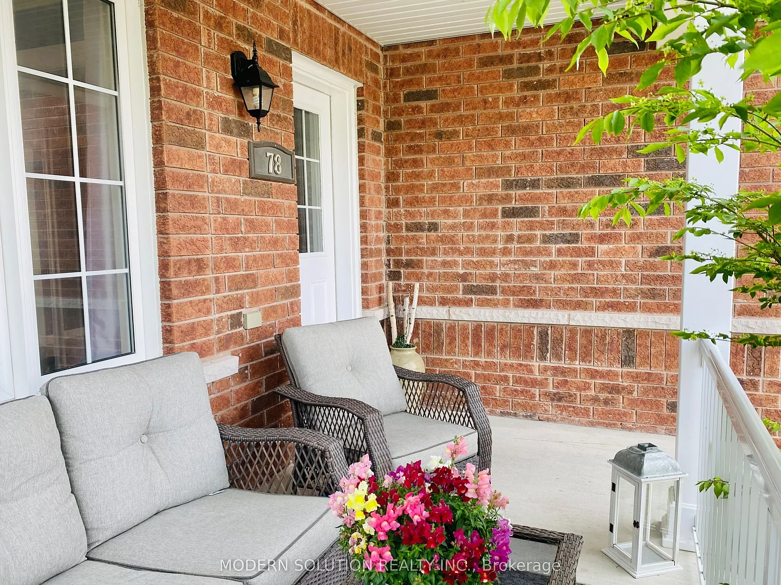 3 bed, $2,200 — Photo 2