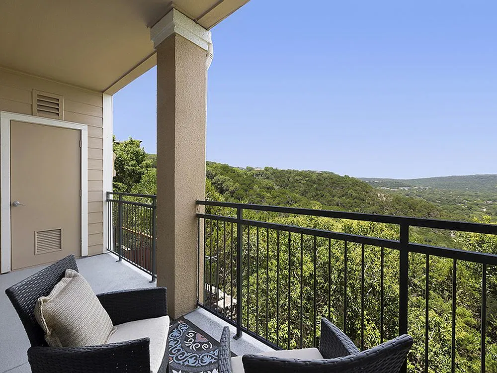 1 bed, 830 sqft, $1,170 — Photo 1