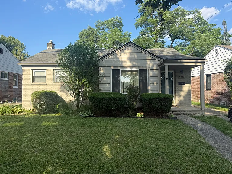 4402 Cooper Ave — Photo 1