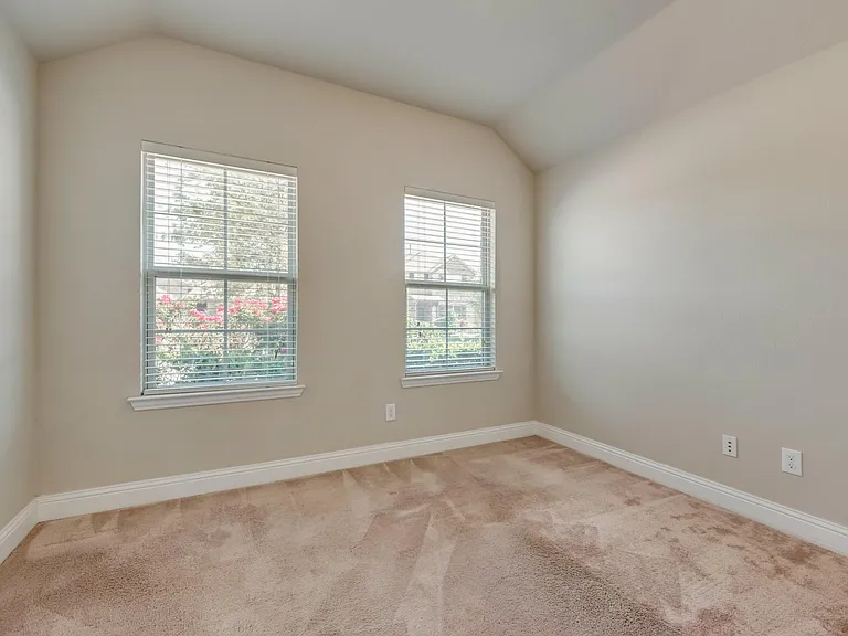 2028 Rosebury Ln — Photo 5