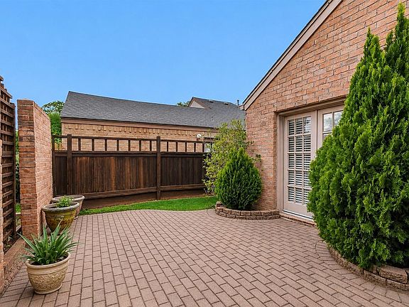 3rd image of 11634 Southlake Dr