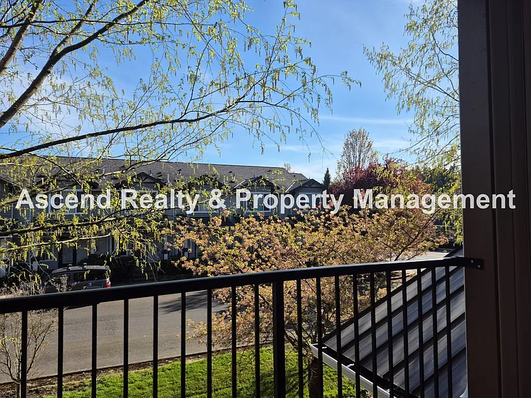 10664 NE Holly St #206 — Photo 19