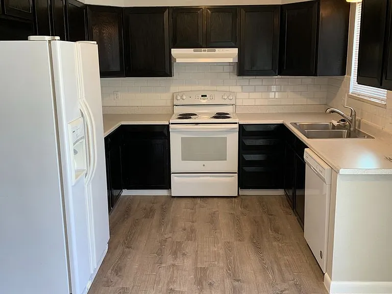 1609 Edora Rd — Photo 3