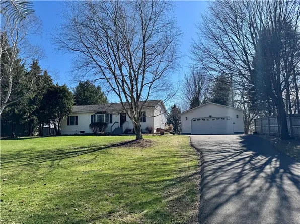 1426 W Genesee Street Rd, Auburn, NY 13021