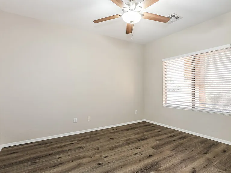119 E Mountain View Rd — Photo 13