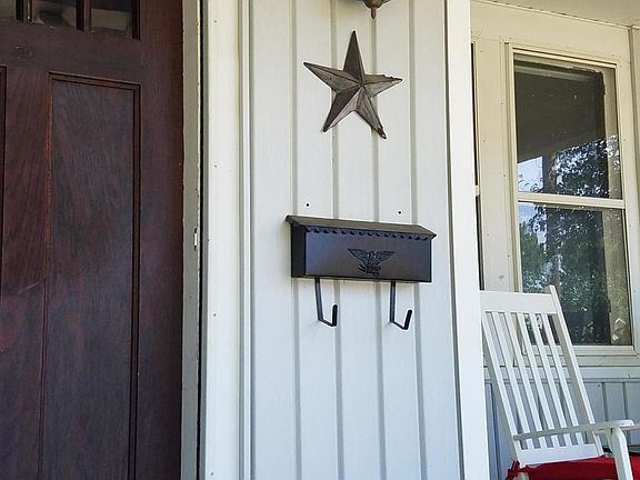 4th image of 3332 Oak St