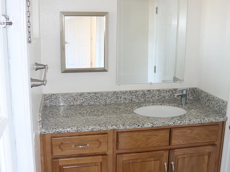 129 S Melrose St #3BDR-2BA — Photo 21