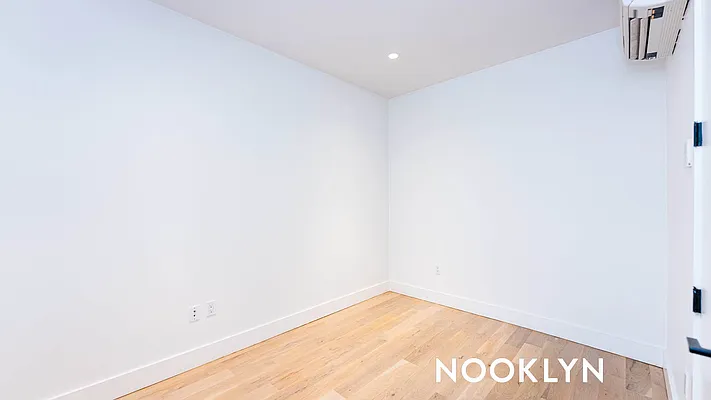 Rented by Nooklyn NYC LLC | media 48