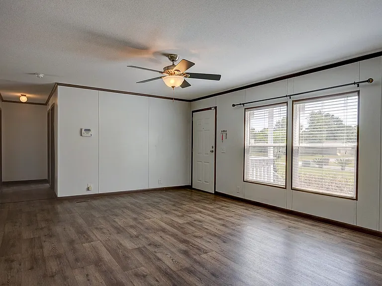 1505 Trotter Way — Photo 7