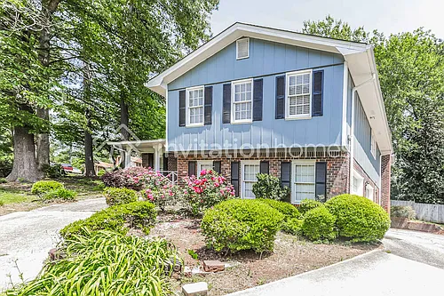 631 Shannon Green Cir SW Photo 1